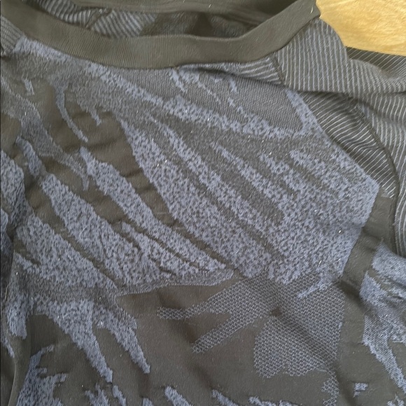 Adidas Dark blue and Gray Short Sleeve Tee - Picture 4 of 7